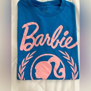 Barbie graphic tee you can be anything short sleeve M